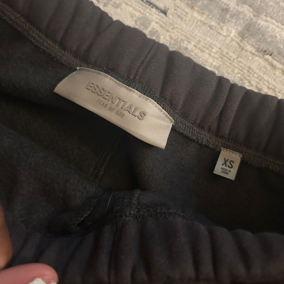 Essentials Sweatpants - Picture 2 of 3